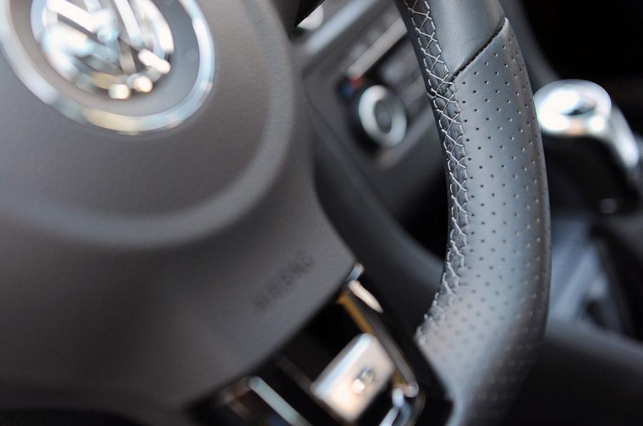  Volkswagen Golf R 2012 года  (фото 24 из 106)